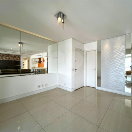 Apartamento à venda com 3 quartos, sendo 1 suíte,  em Vila Andrade, São Paulo, SP