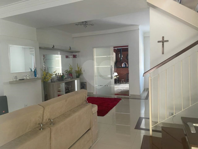 Casa à venda com 4 quartos, sendo 3 suítes,  no condomínio The House, São Paulo - SP