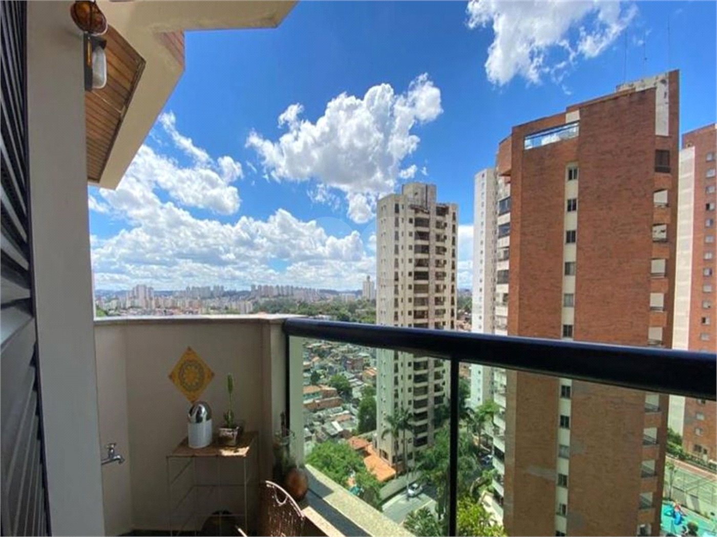 Apartamento à venda com 3 suítes em Vila Suzana, São Paulo, SP