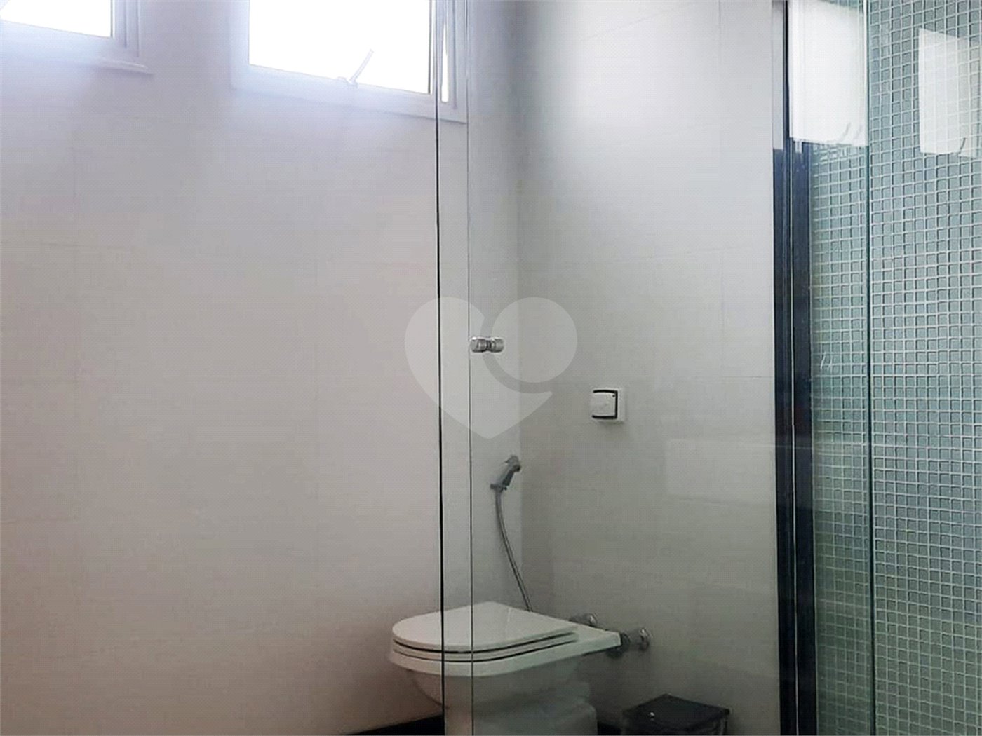 Sobrado à venda com 4 quartos, sendo 2 suítes,  em Bela Aliança, São Paulo, SP