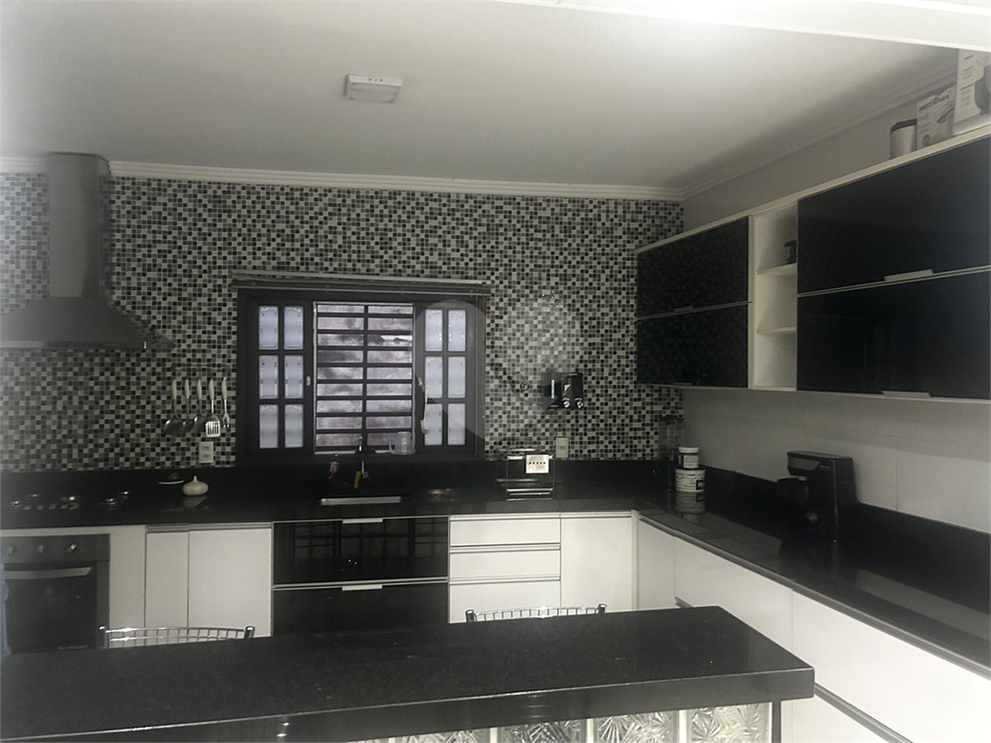 Sobrado à venda com 3 quartos, sendo 1 suíte,  em Vila Romanópolis, Ferraz de Vasconcelos, SP