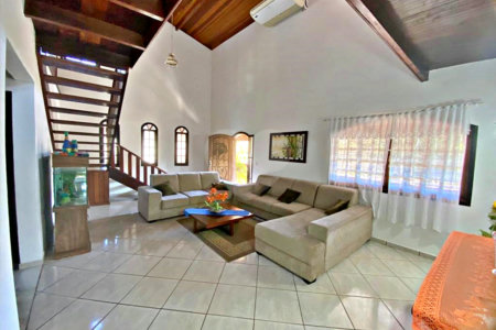 Chácara à venda com 3 quartos, sendo 1 suíte,  em Monterrey, Louveira, SP