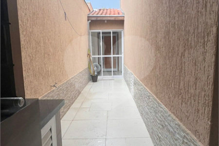 Casa à venda com 2 quartos no condomínio Rubi, Jacareí - SP