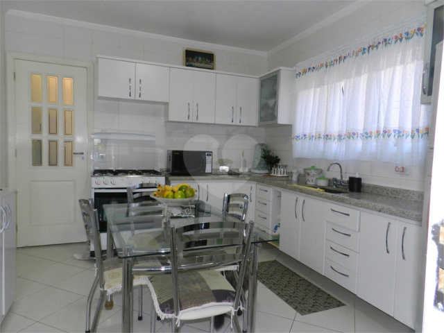 Casa à venda com 3 quartos, sendo 1 suíte,  em Parque Vitória, São Paulo, SP