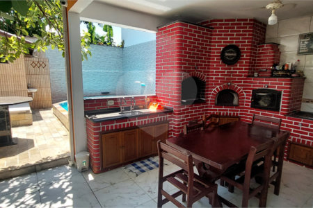 Casa à venda com 3 quartos, sendo 2 suítes,  em Indaiá, Bertioga, SP