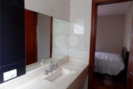 Apartamento à venda na Aclimação
