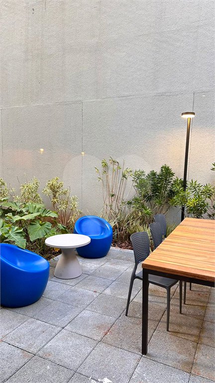 Apartamento à venda na Bela Vista de 24m2 com 1 dormitórios e sem vagas.Estuda Permuta.