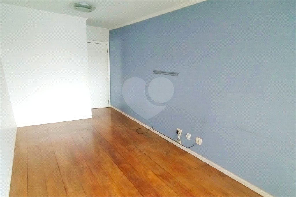 Apartamento na Saúde - 2 quartos com 1 suíte, varanda e 2 vagas