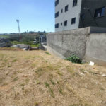 Terreno em Atibaia com 197 metros, pronto para construir, ao lado de supermercado e diversos comércios