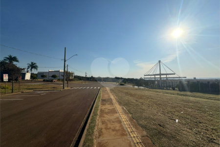 Terreno comercial de 1.685m2 á venda, em Parque Tecnológico Damha II.