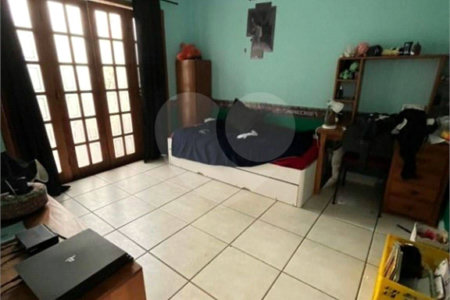 Casa à venda com 8 quartos, sendo 3 suítes, em Jardim Terceiro Centenário, Atibaia, SP