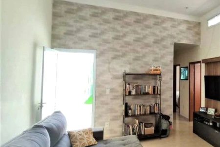 Casa à venda com 3 quartos, sendo 1 suíte, no condomínio Vilagio Vista Real, Paulínia - SP