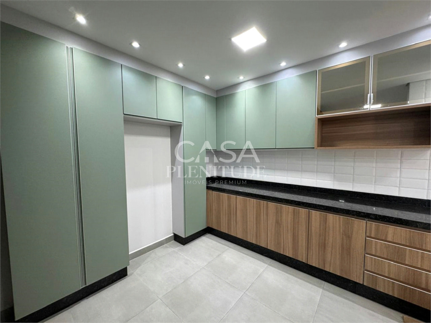 Sobrado à venda com 2 quartos em Wanel Ville, Sorocaba, SP