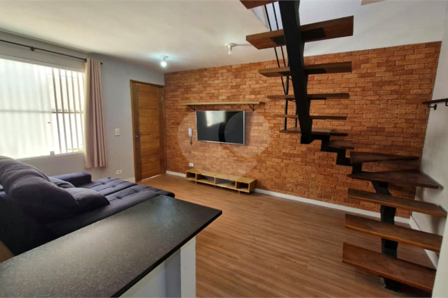 Casa à venda com 2 quartos, sendo 1 suíte, no condomínio A.m.costa, São Paulo - SP