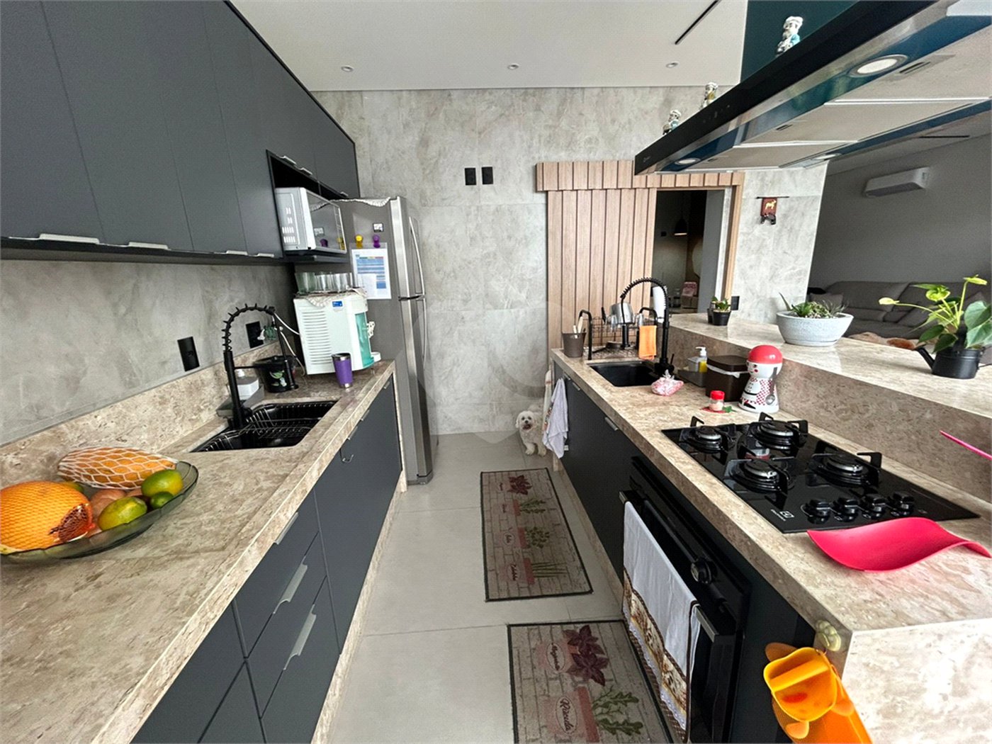 Casa à venda com 3 suítes no condomínio Renascence Residencial, Sorocaba - SP