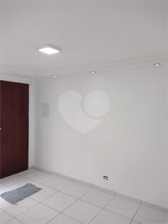 Apartamento à venda com 2 quartos em Jardim do Castelo, Ferraz de Vasconcelos, SP