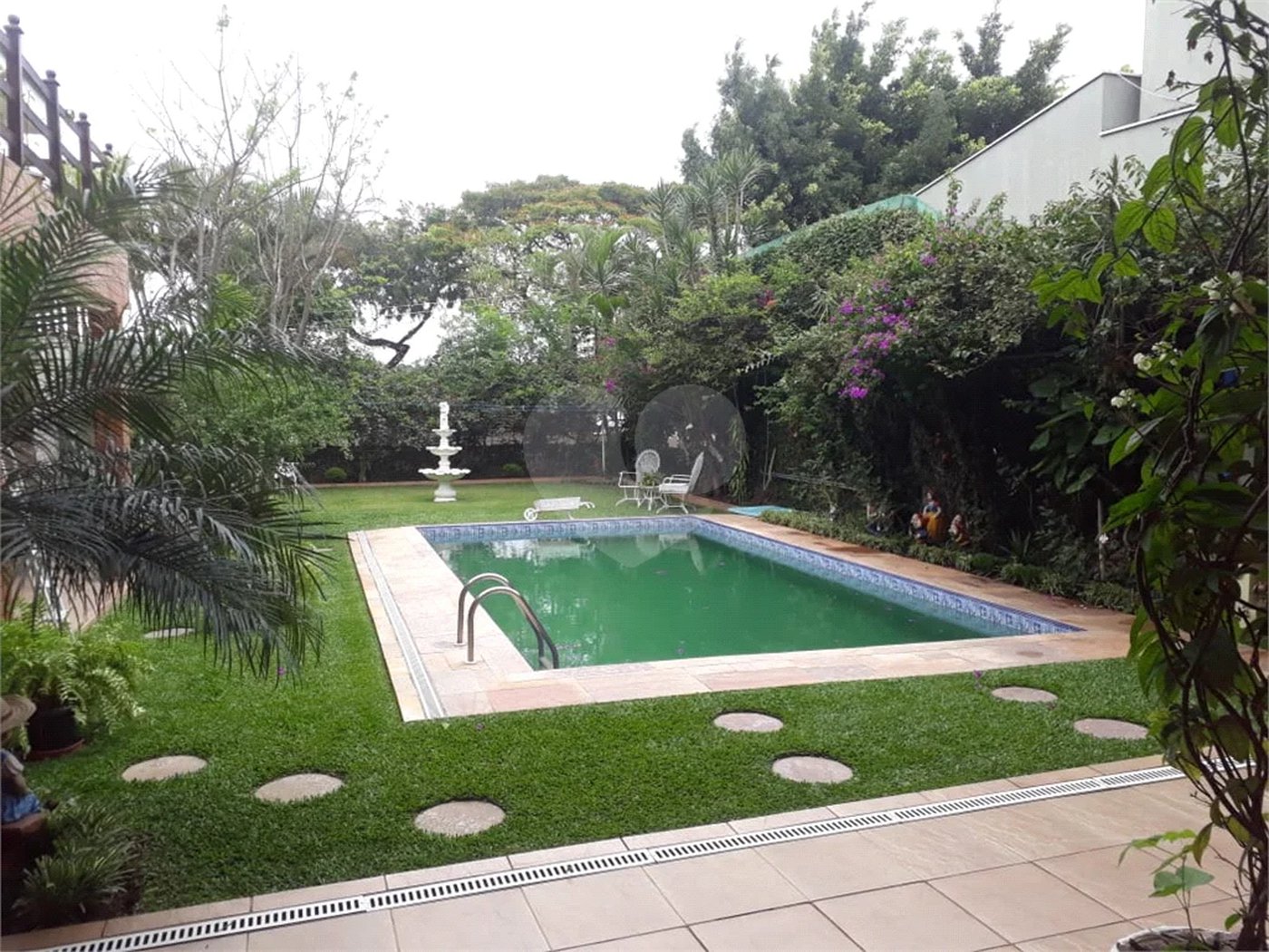 Sobrado à venda com 6 quartos, sendo 5 suítes, em Tremembé, São Paulo, SP
