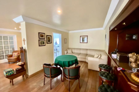 Apartamento à venda com 4 quartos, sendo 2 suítes, em Pinheiros, São Paulo, SP