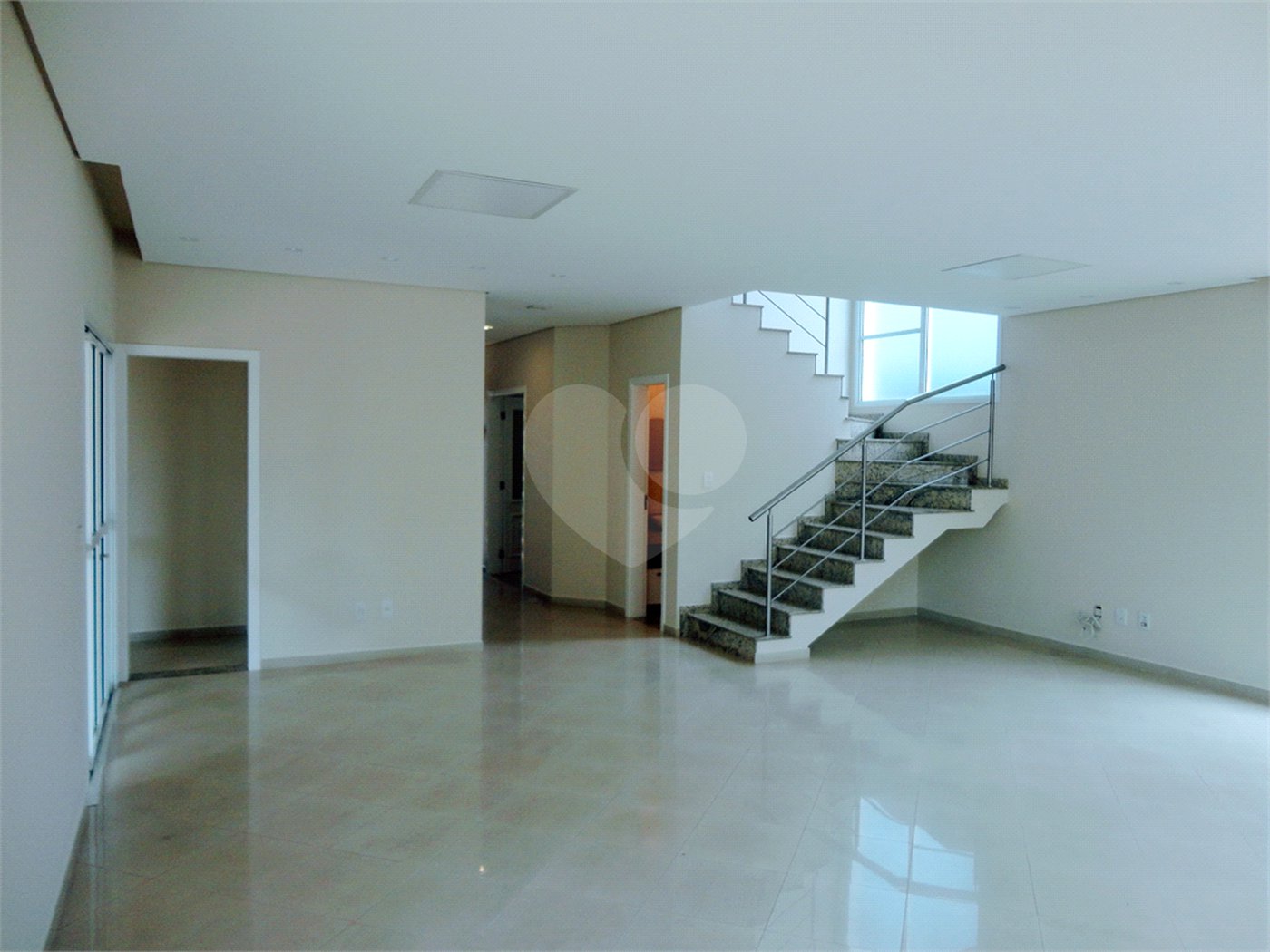 Casa à venda com 3 suítes no condomínio Residencial Jardim América, Vinhedo - SP