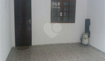 Sobrado à venda com 3 suítes em Jaraguá, São Paulo, SP
