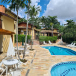 Casa à venda com 4 quartos, sendo 2 suítes, no condomínio Residencial Grape Village, Vinhedo - SP