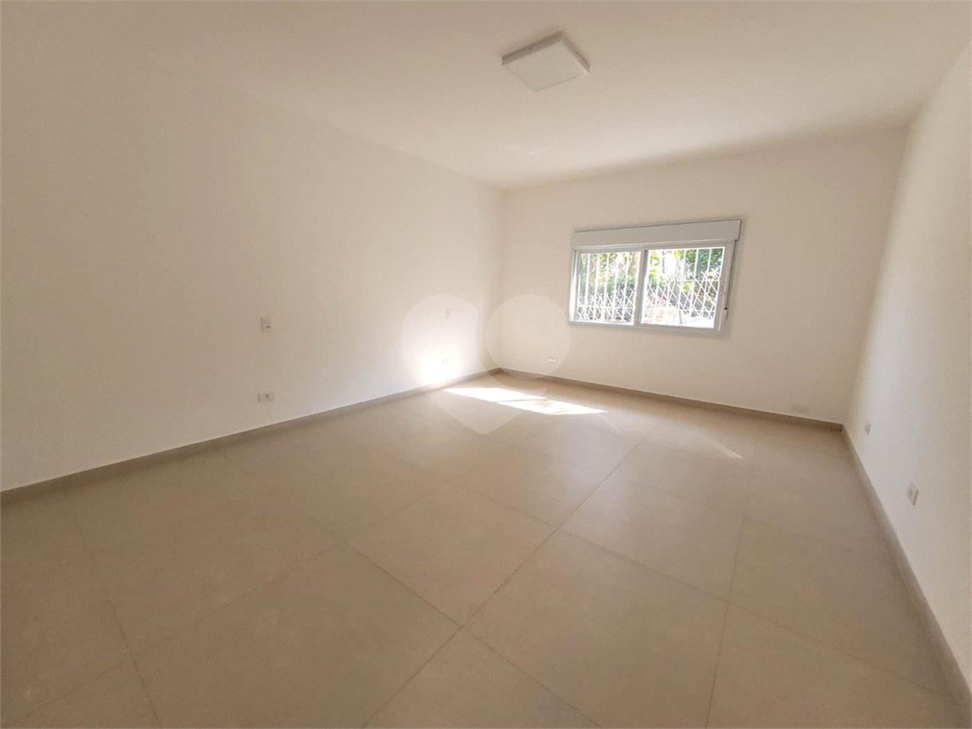 Casa Térrea à venda ou para alugar com 4 quartos, sendo 3 suítes,  em Horto Florestal, São Paulo, SP