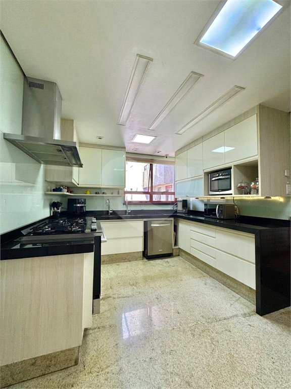 Apartamento à venda com 4 suítes em Vila Suzana, São Paulo, SP
