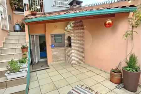 Casa à venda com 2 quartos, sendo 1 suíte, em Santa Teresinha, São Paulo, SP