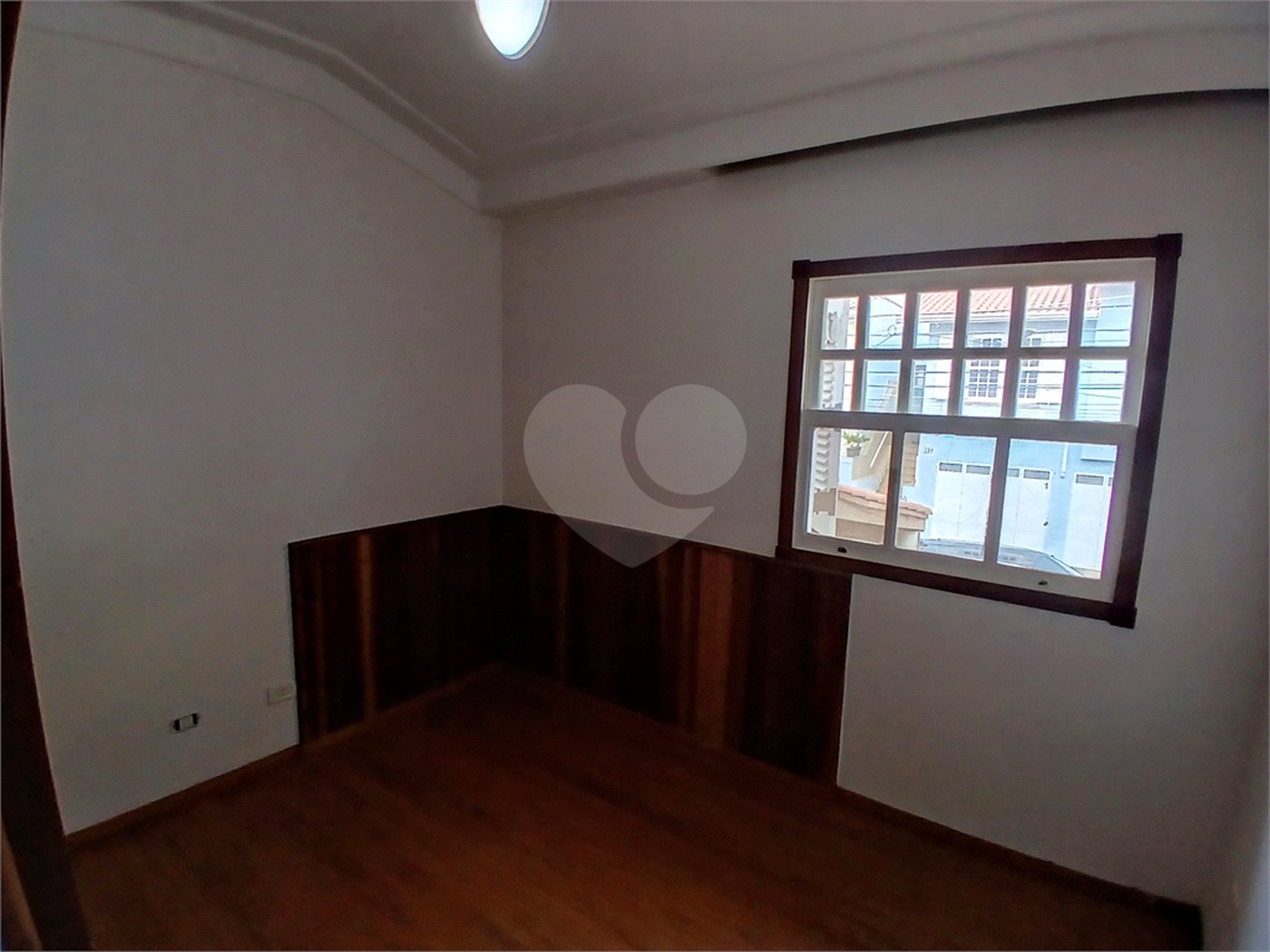 Casa à venda ou para alugar com 3 quartos, sendo 2 suítes, no condomínio Chácara das Rosas, São Paulo - SP