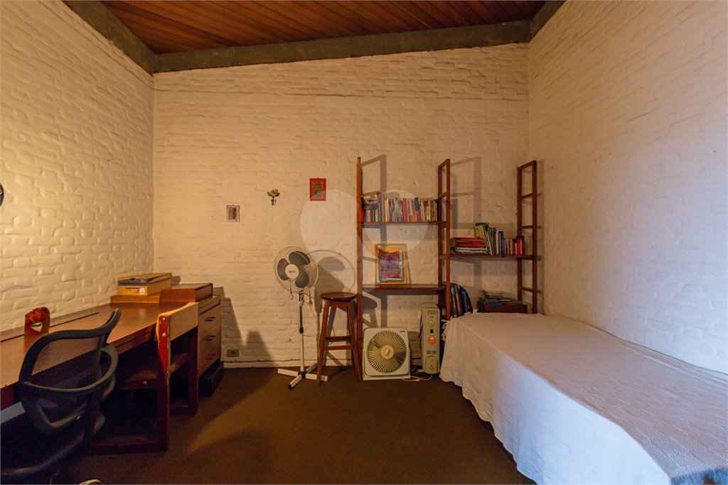 Casa à venda com 4 quartos, sendo 2 suítes, em Jardim Prudência, São Paulo, SP