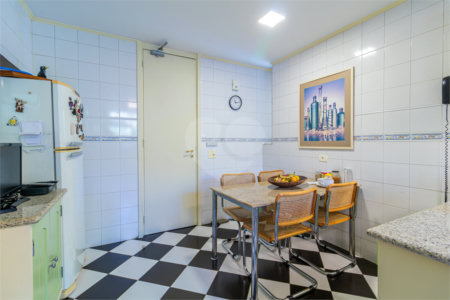 Casa à venda com 3 quartos, sendo 2 suítes, em Interlagos, São Paulo, SP