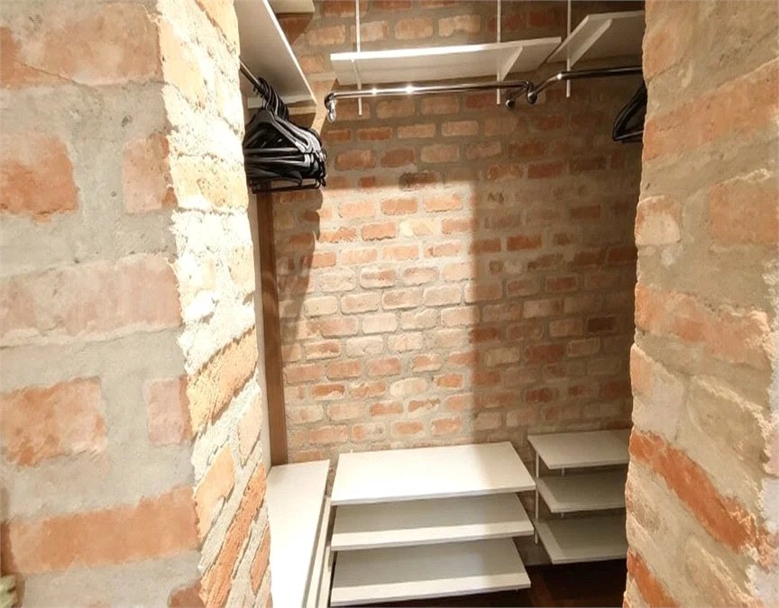 Casa à venda ou para alugar com 5 suítes no condomínio Cantareira, Mairiporã - SP