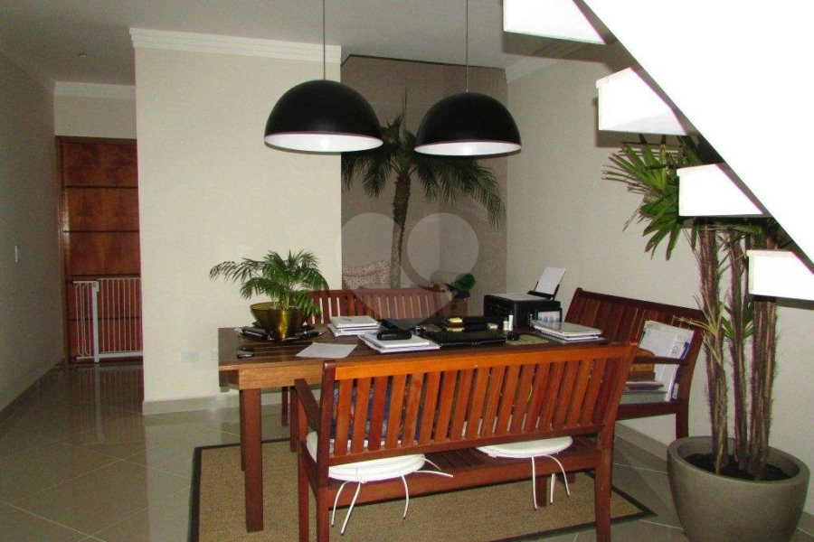 Sobrado à venda com 3 quartos, sendo 1 suíte,  em Vila Constança, São Paulo, SP
