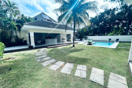Casa à venda com 8 quartos, sendo 7 suítes, em Barra da Tijuca, Rio de Janeiro, RJ
