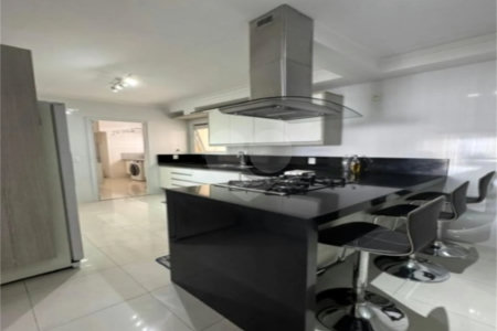 Apartamento à venda com 4 quartos, sendo 3 suítes, em Vila Regente Feijó, São Paulo, SP