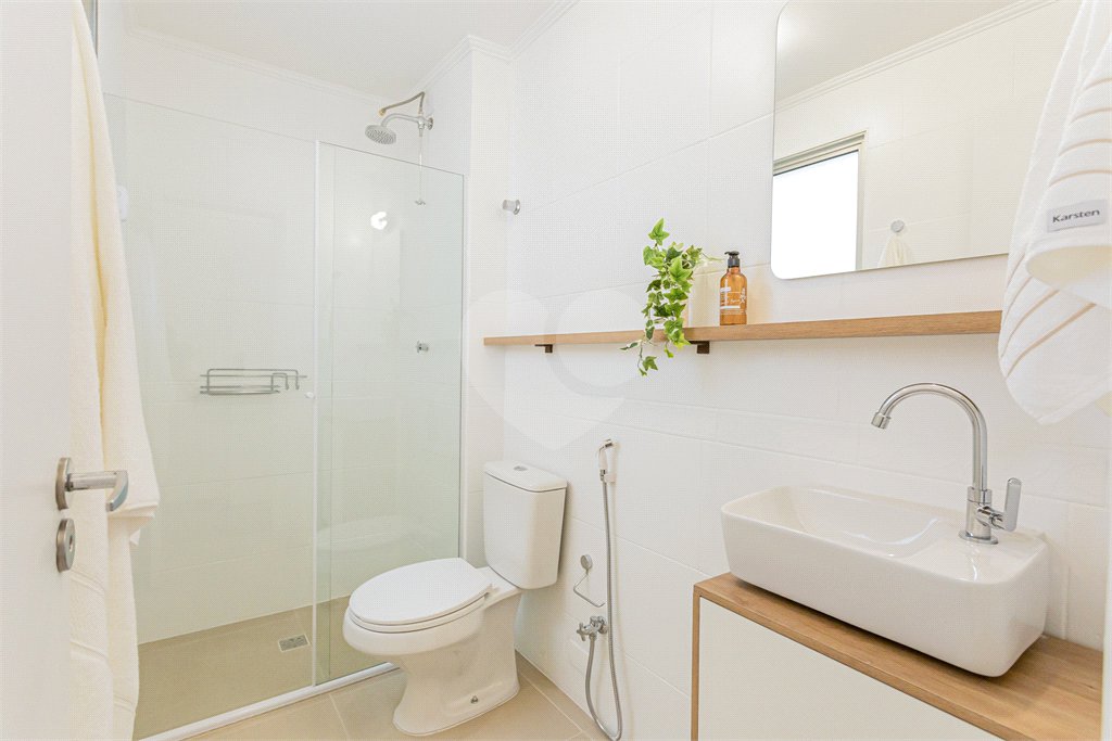 Apartamento à venda com 3 quartos, sendo 1 suíte, em Vila Olímpia, São Paulo, SP
