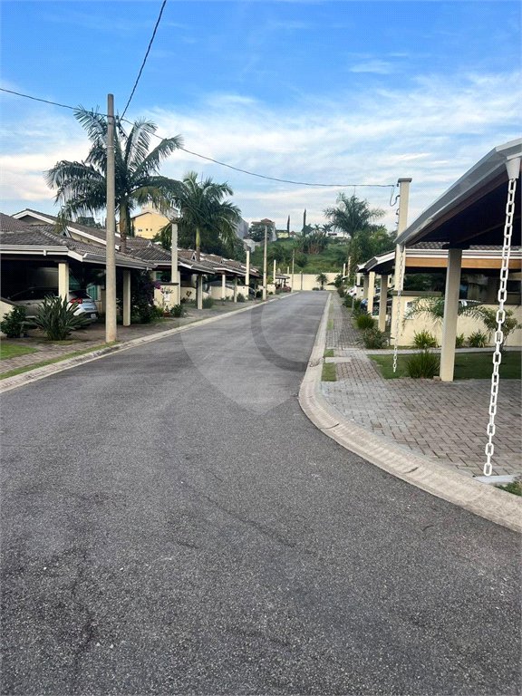 Casa à venda com 3 quartos, sendo 1 suíte, em Jardim Santa Bárbara, Atibaia, SP