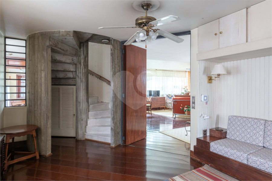 Casa Térrea à venda com 7 quartos, sendo 1 suíte, em Santana, São Paulo, SP