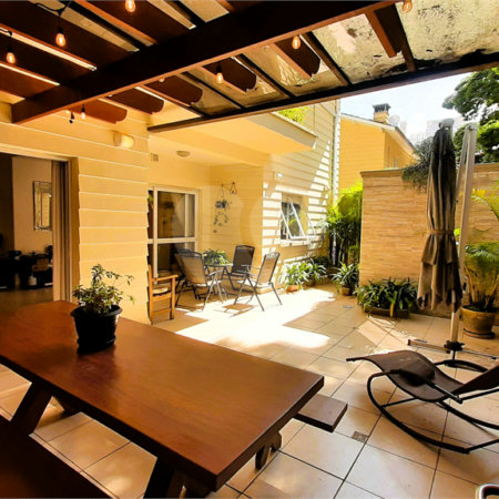 Casa à venda com 4 suítes no condomínio Vila das Acacias, São Paulo - SP