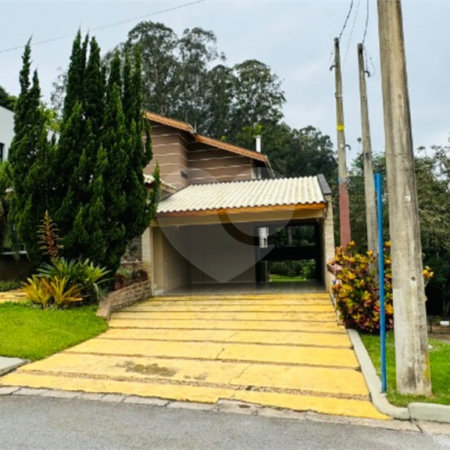 Casa à venda com 3 suítes no condomínio Residencial Delle Stelle, Louveira - SP