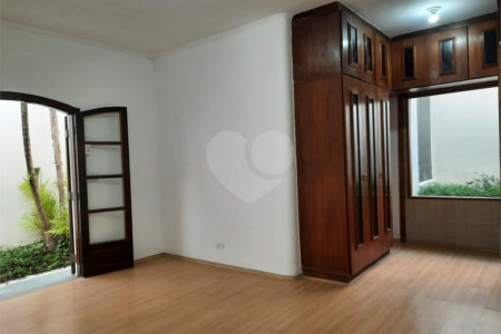 Casa Térrea à venda com 3 quartos, sendo 1 suíte, em Jardim Marajoara, São Paulo, SP