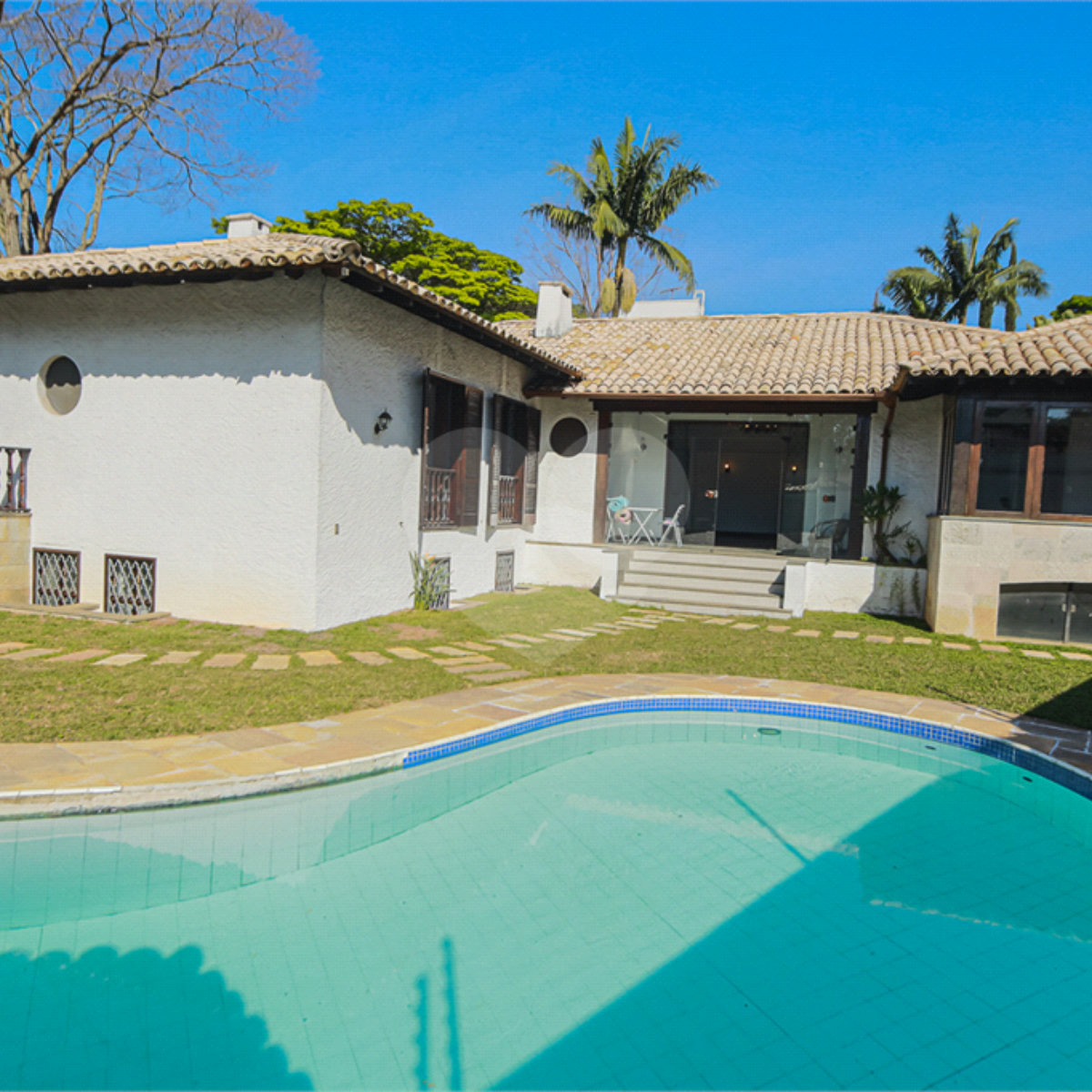 Casa Térrea à venda ou para alugar com 4 quartos, sendo 3 suítes, em Alto da Boa Vista, São Paulo, SP