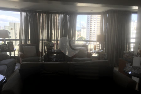 Apartamento à venda com 4 quartos, sendo 3 suítes, em Moema, São Paulo, SP