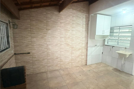 Casa à venda com 2 quartos no condomínio Carvalho Lagares, Poá - SP
