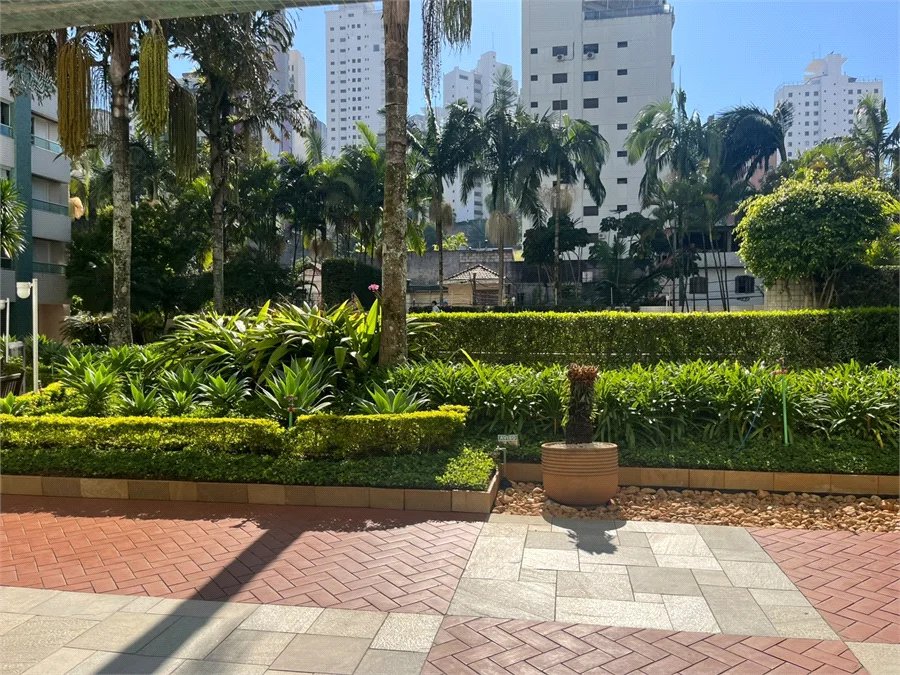 Apartamento à venda com 3 suítes em Real Parque, São Paulo, SP