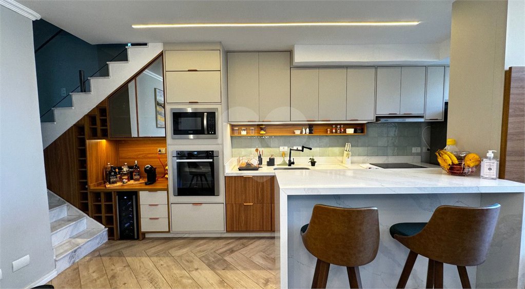Casa à venda com 3 quartos, sendo 1 suíte, no condomínio Residencial Vegas, São Paulo - SP