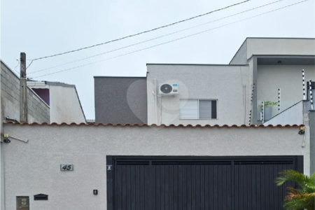 Sobrado à venda com 3 quartos, sendo 1 suíte,  em Villa Di Cesar, Mogi das Cruzes, SP