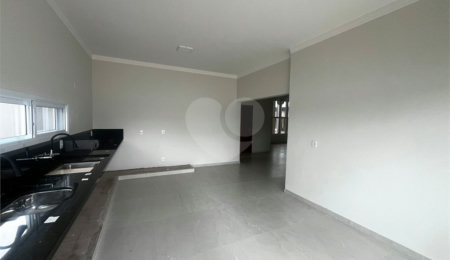 Casa à venda com 3 suítes em Vila Popular, Itapetininga, SP