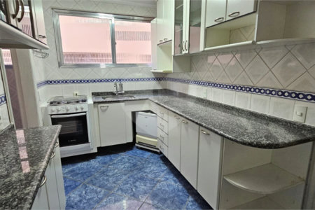 Apartamento à venda com 3 quartos, sendo 1 suíte, em Itaim Bibi, São Paulo, SP