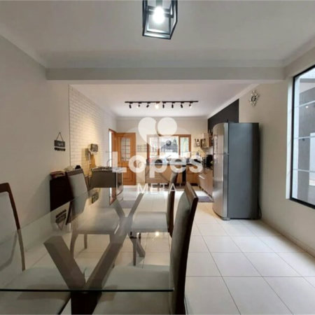Casa à venda com 3 quartos, sendo 1 suíte,  no condomínio Loteamento Vila Branca, Jacareí - SP